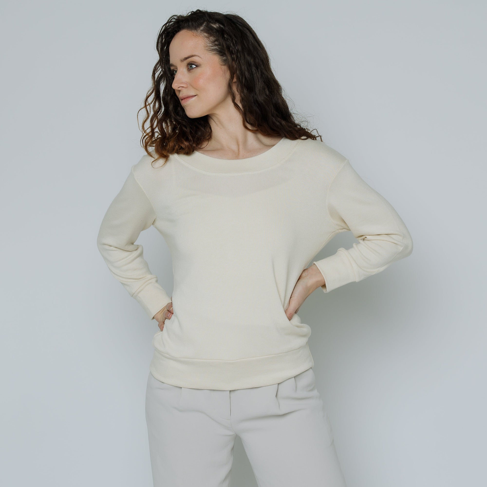 Wanda Scoop Neck Sweater (White)