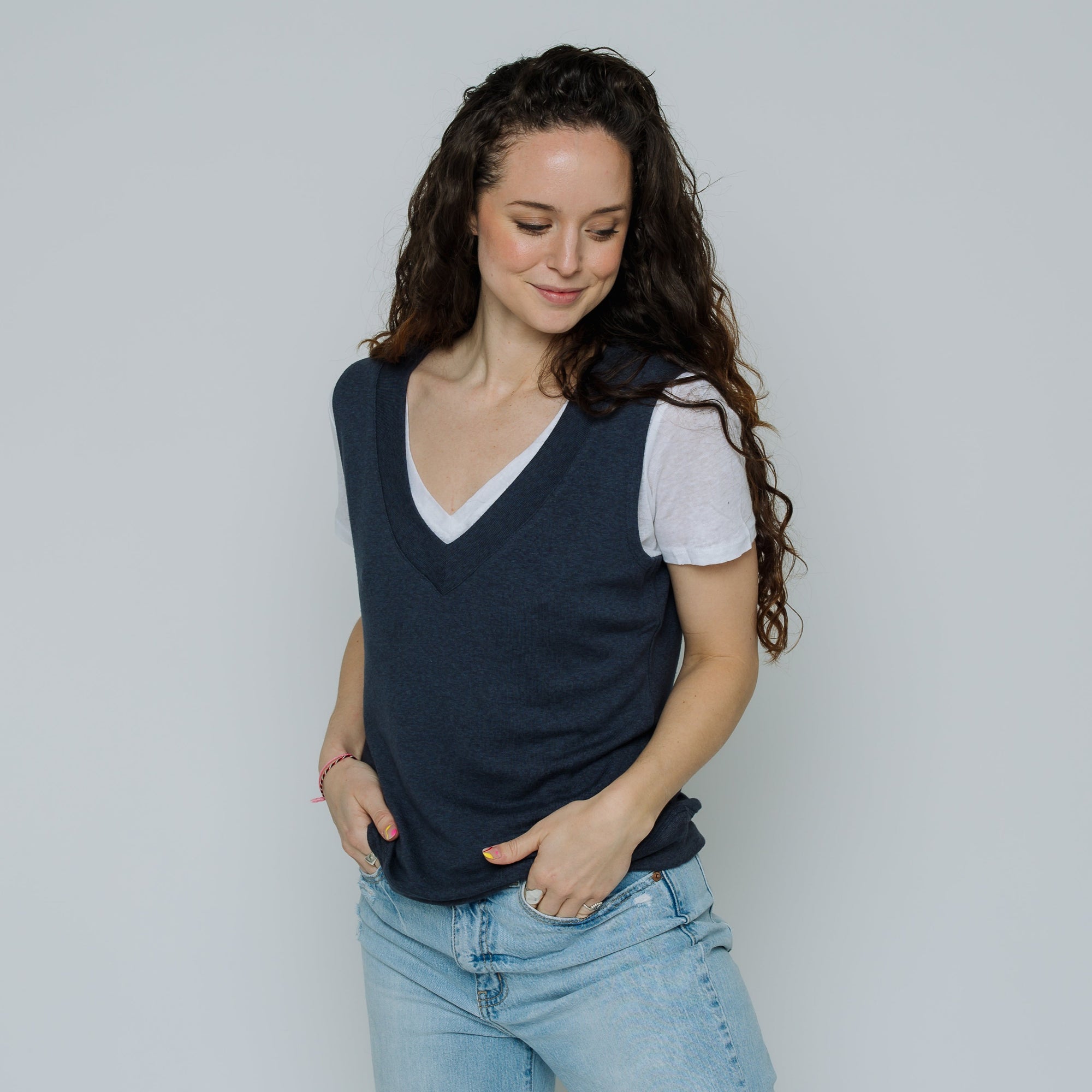 Gillian V-Neck Knit Vest (Navy Blue)