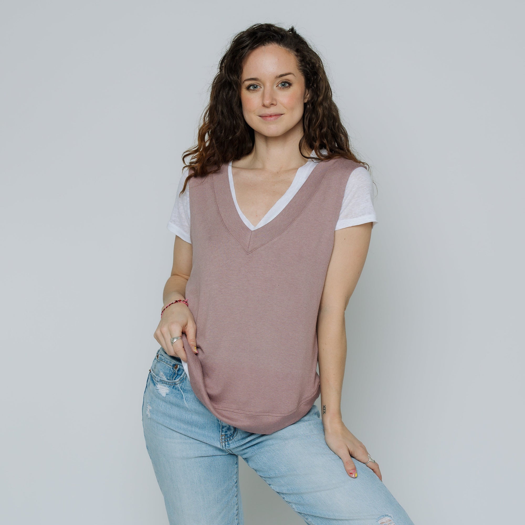 Gillian V-Neck Knit Vest (Dusty Pink)